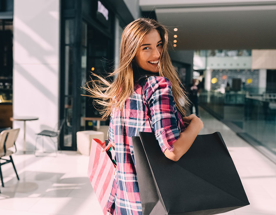 riaprono i negozi shopping moda