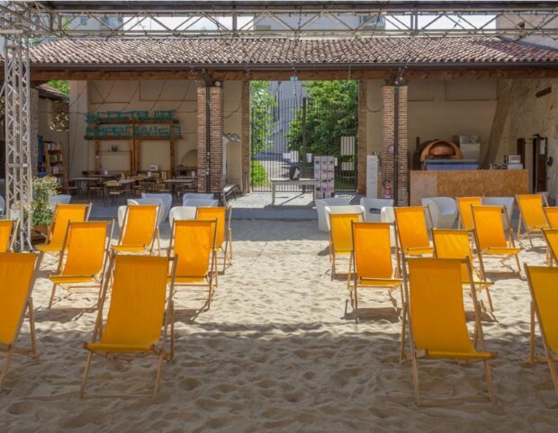 mare e spiaggia a milano