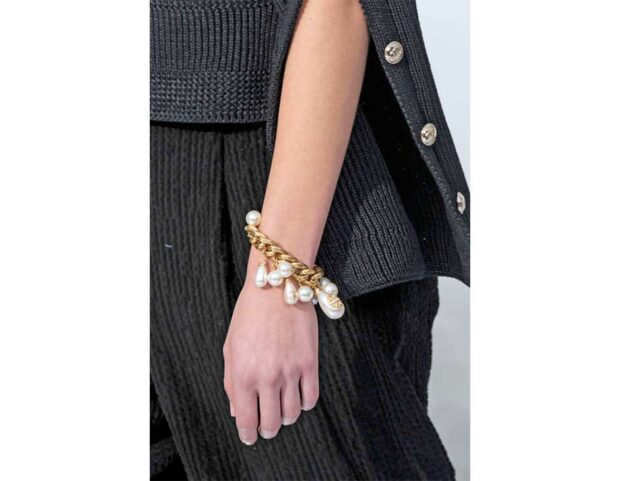 CHANEL-fw-20-21-bracciale