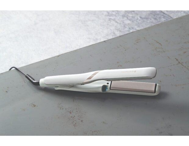 AW20-S9001-Hydraluxe-Pro-Straightener-Creative-Flatlay