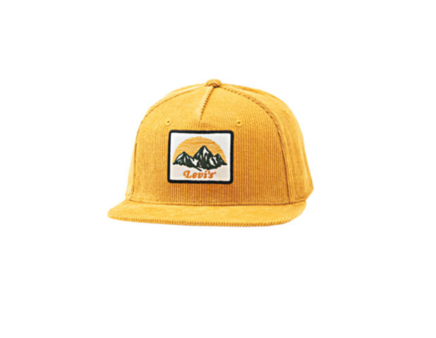 Cap-in-velluto-LEVIS