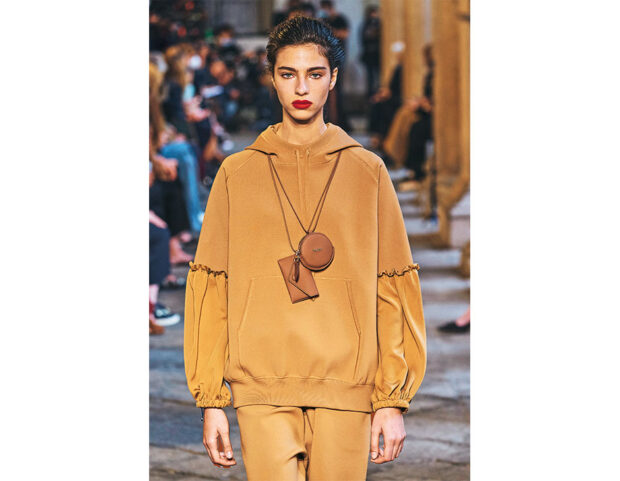 max-mara-ss21-sporty-gym