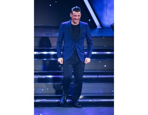 Francesco Gabbani look Emporio Armani finale Sanremo 2021