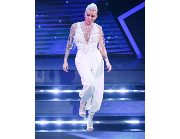 Malika Ayane Sanremo2021 look quarta serata Armani