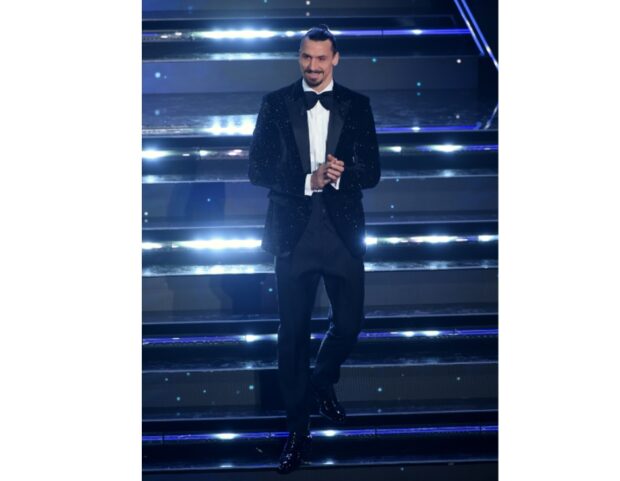 Zlatan Ibrahimovic look 2 Dsquared2 finale Sanremo 2021