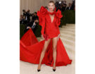 karlie-kloss-in-carolina-herrera-ansa