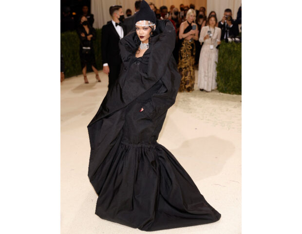 rihanna-balenciaga-couture ansa
