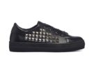 sneakers con dettagli in metallo